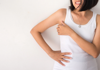 Hôi nách sau sinh phải làm sao?